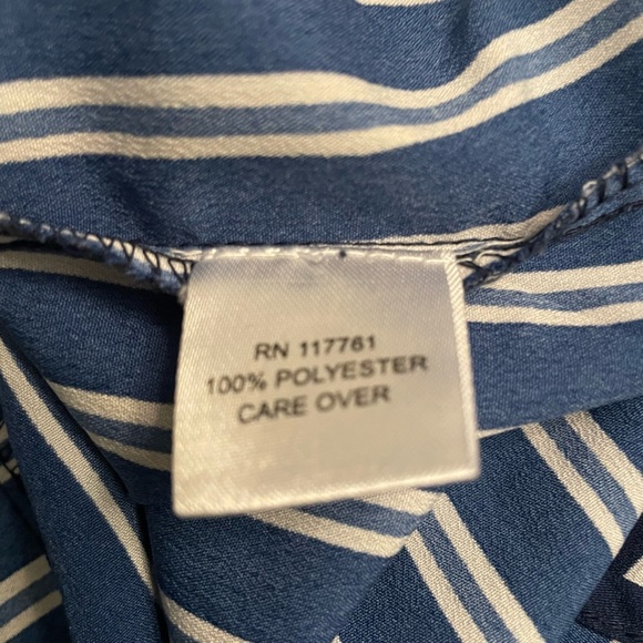 Navy Striped Short Sleeved Blouse Size 1X lightweight, tunic, fun - Picture 6 of 7